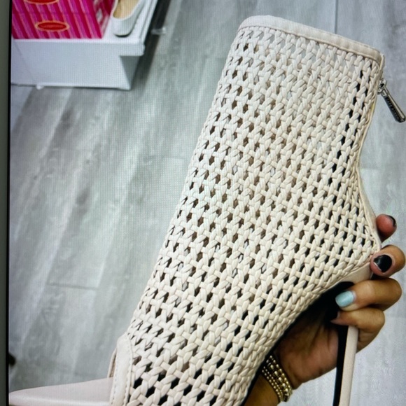 Beige Woven Heel - Only Size 7 Available - Picture 4 of 8